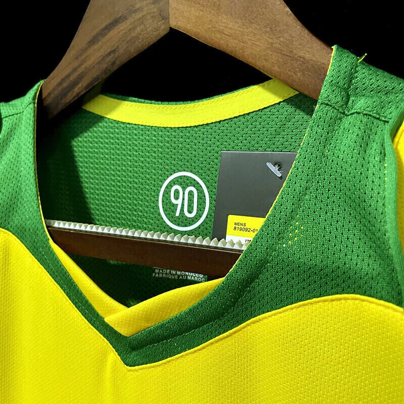 Camisa Retro Brasil I 2004 Nike Masculina - Amarelo